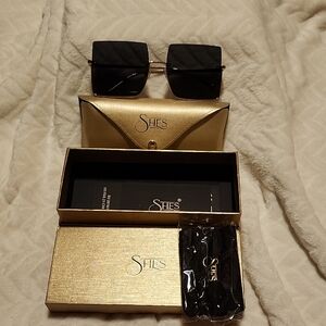 SHES Black Square Sunglasses with Gold Case